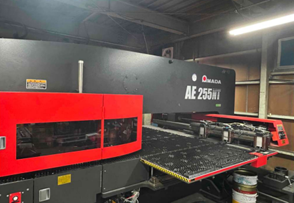 タレットパンチプレス機 AMADA AE 255NT
